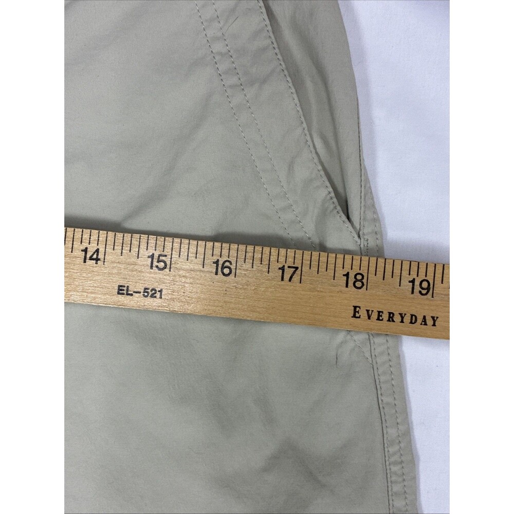 LL Bean Nylon Cropped Cargo Pants Sz 4P Tan Khaki Adjustable Waist Gorp Outdoor - Picture 9 of 16